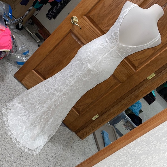 Beautiful mermaid wedding dress size 9/10 - Picture 3 of 11